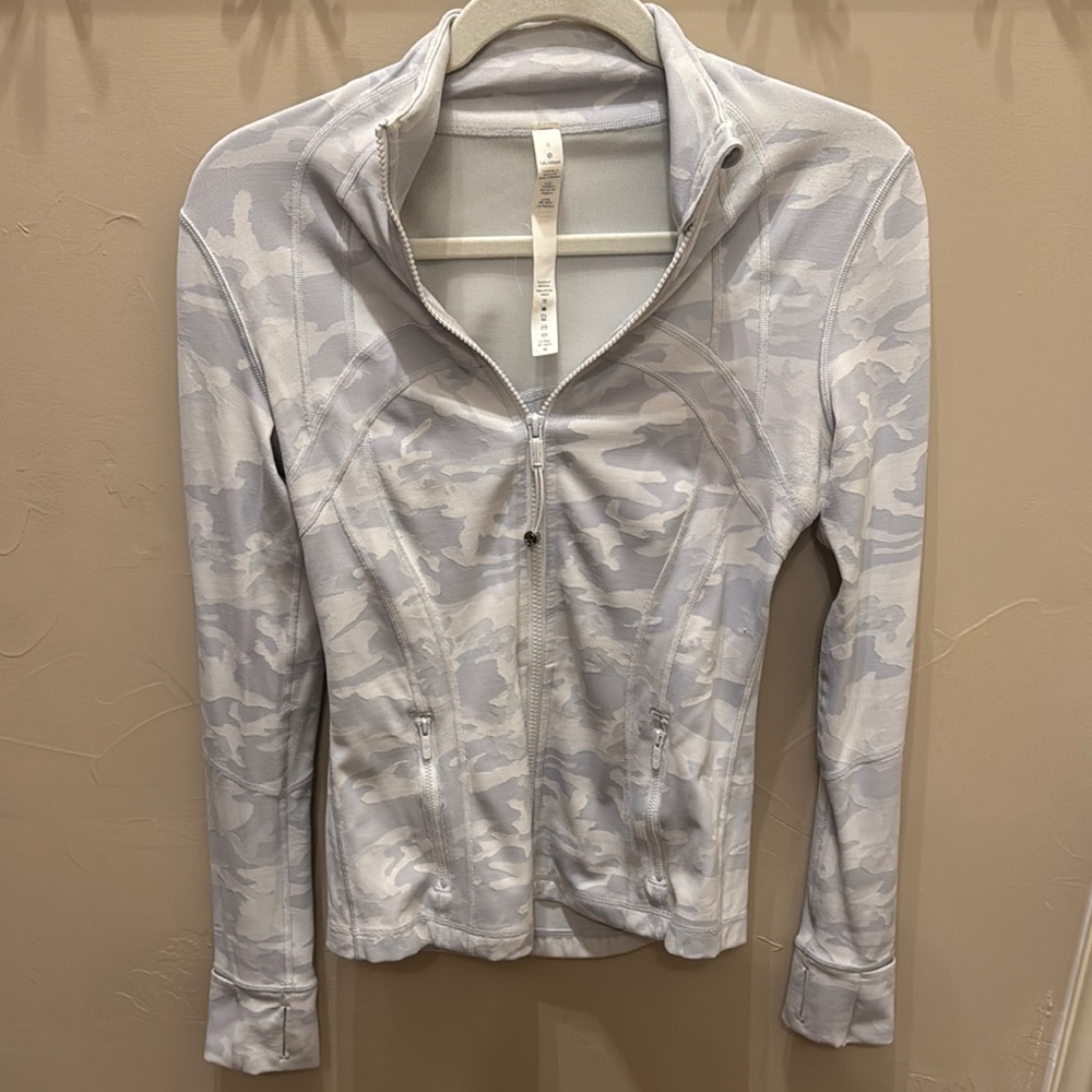 Lululemon Athletica Light Gray Zip-Up Jacket